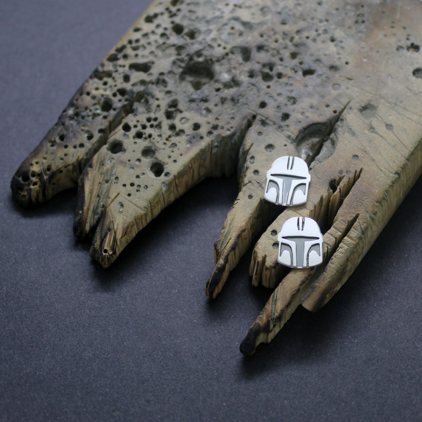The Mandalorian helmet earrings in 925 silver
