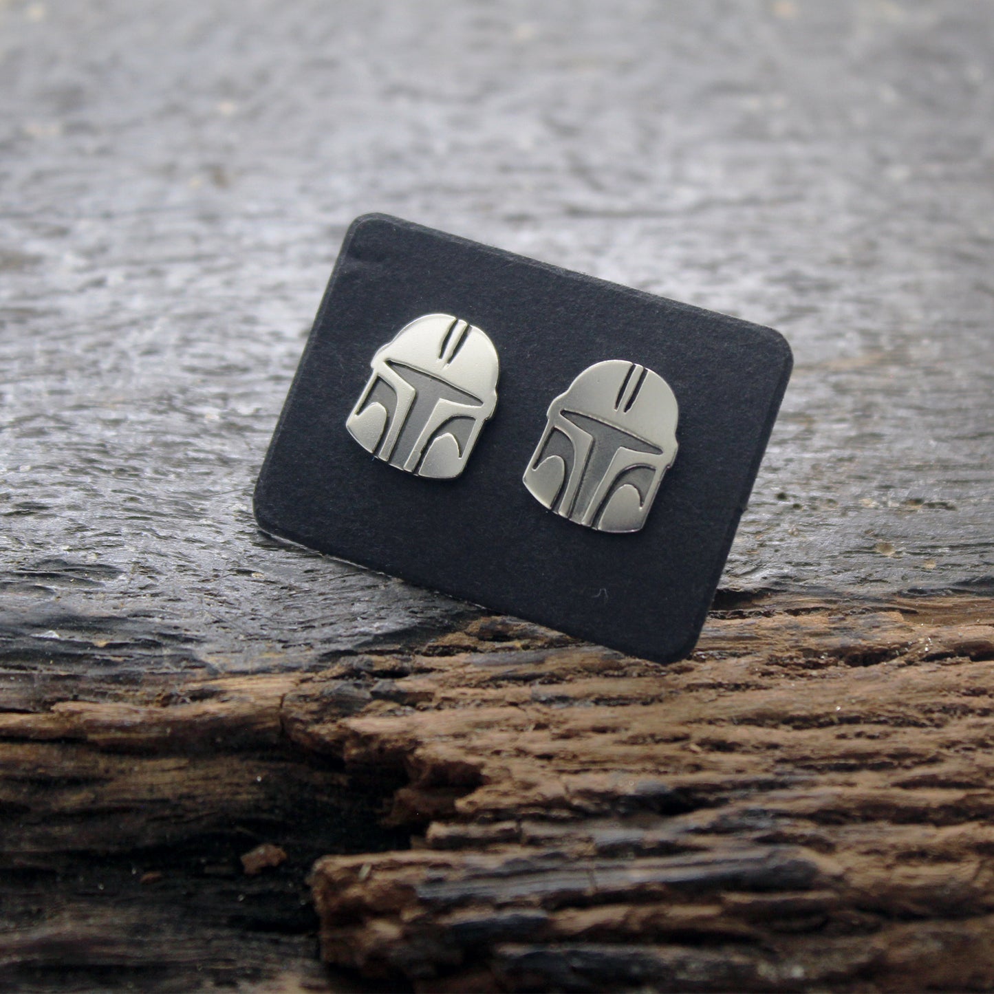 The Mandalorian helmet earrings in 925 silver