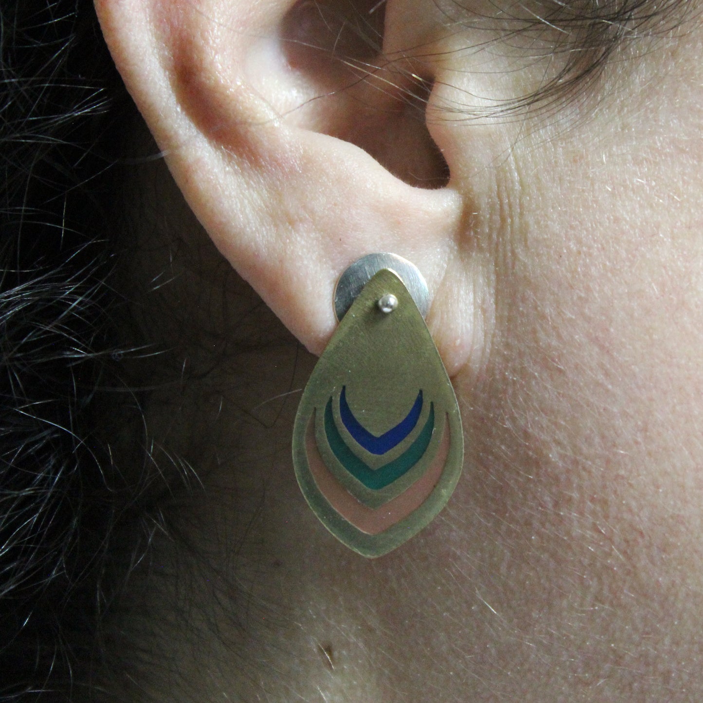 Pendientes lágrima multicolor en plata 925 y latón