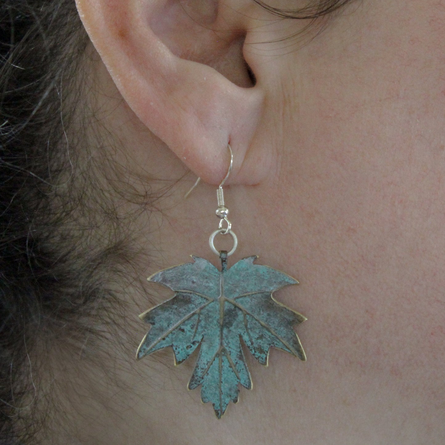 Hojas de arce pendientes en latón y plata 925