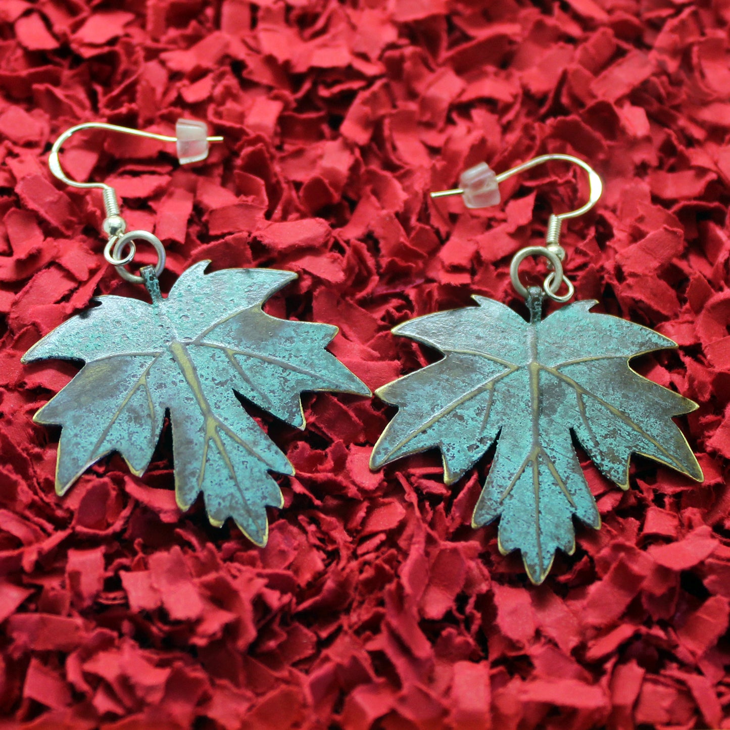 Hojas de arce pendientes en latón y plata 925