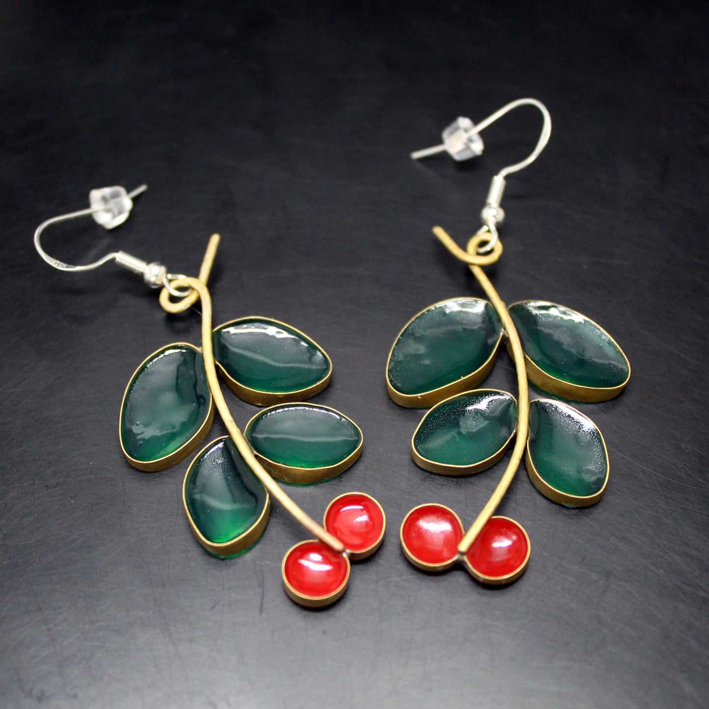 Pendientes Frutos Rojos de latón y resina UV