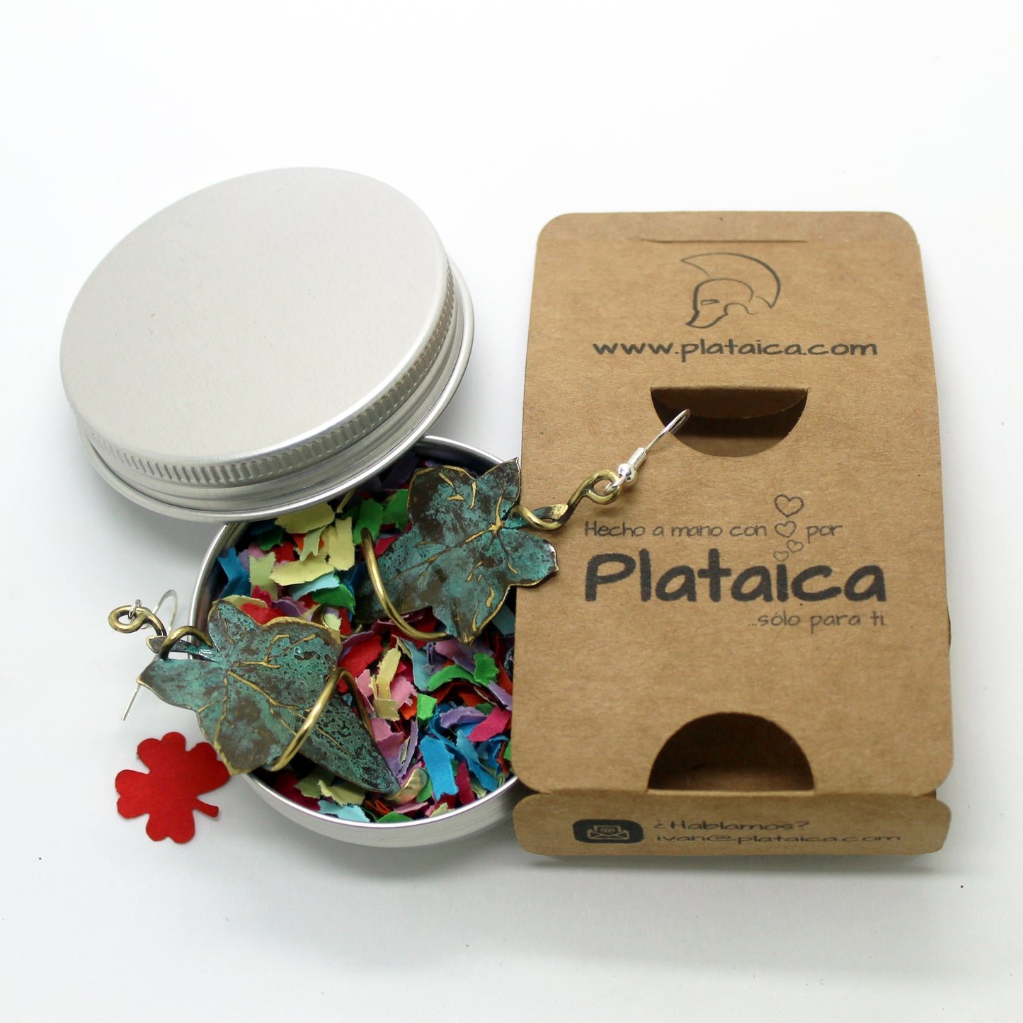 Hojas de hiedra pendientes en latón