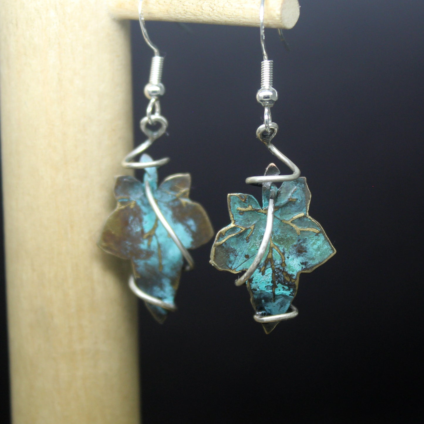 Hojas de hiedra pendientes en latón y plata 925