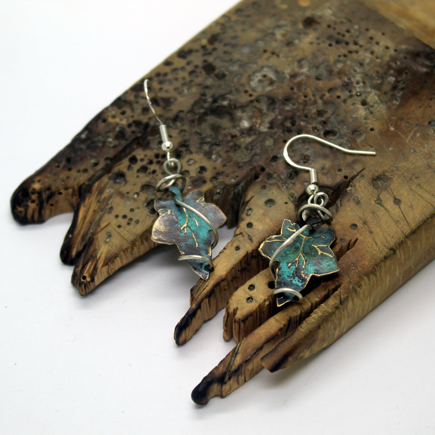 Hojas de hiedra pendientes en latón y plata 925