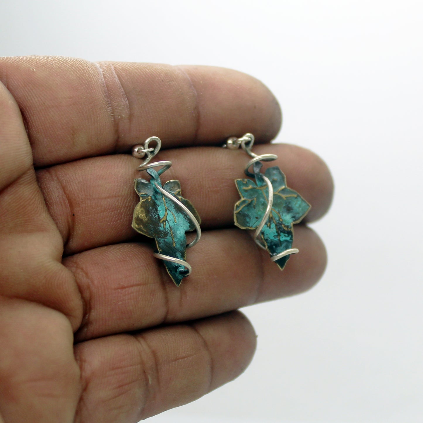 Hojas de hiedra pendientes en latón y plata 925