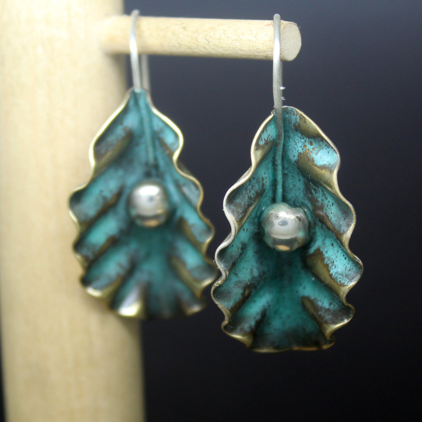 Pendientes Hoja Ondulada de latón y plata 925