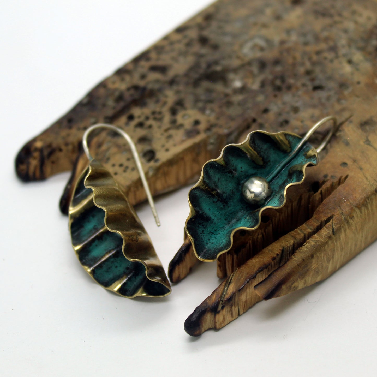 Pendientes Hoja Ondulada de latón y plata 925