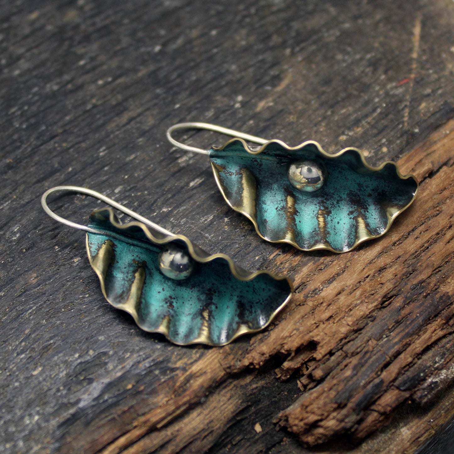 Pendientes Hoja Ondulada de latón y plata 925
