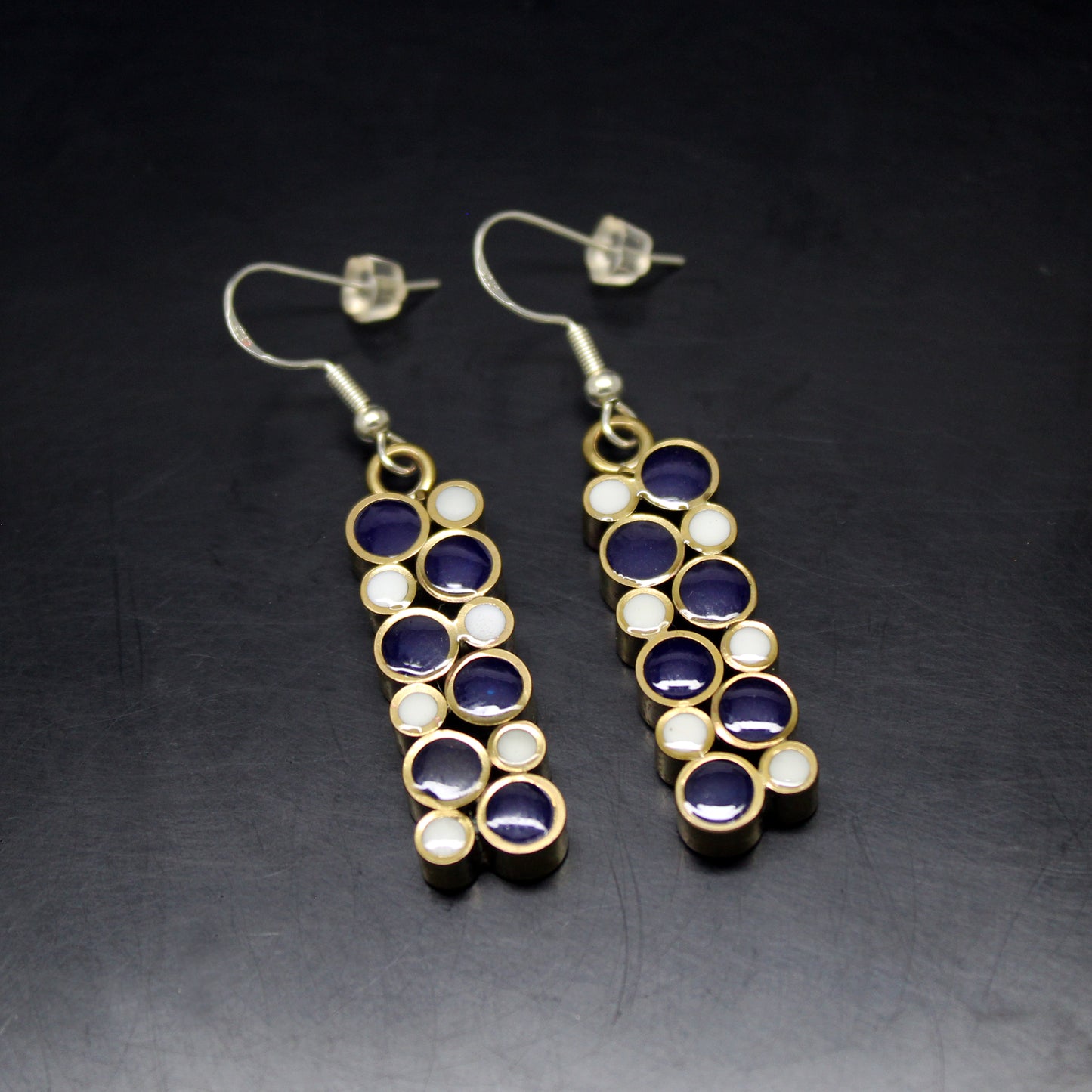 Pendientes "Olas de Medianoche" de latón y plata 925