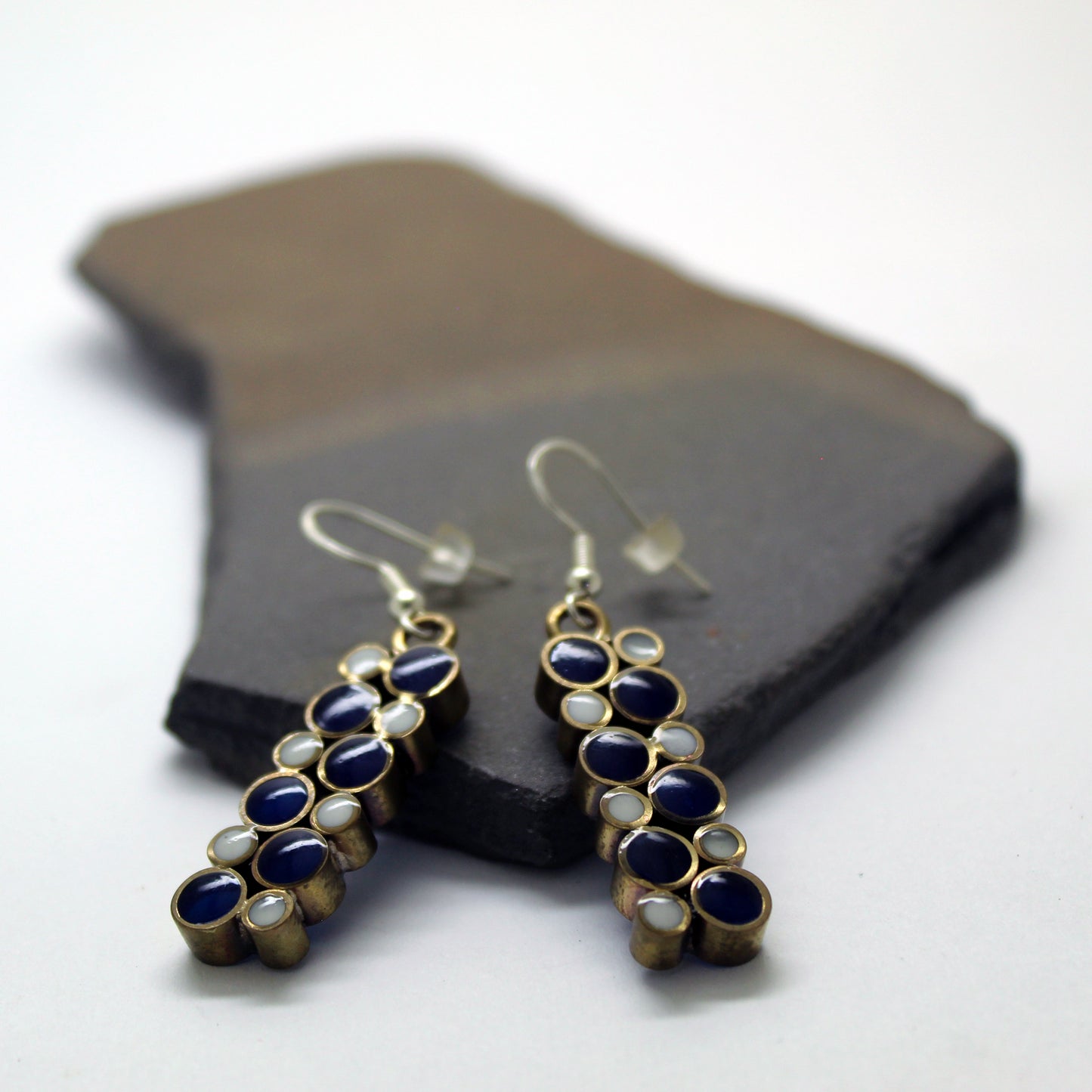 Pendientes "Olas de Medianoche" de latón y plata 925