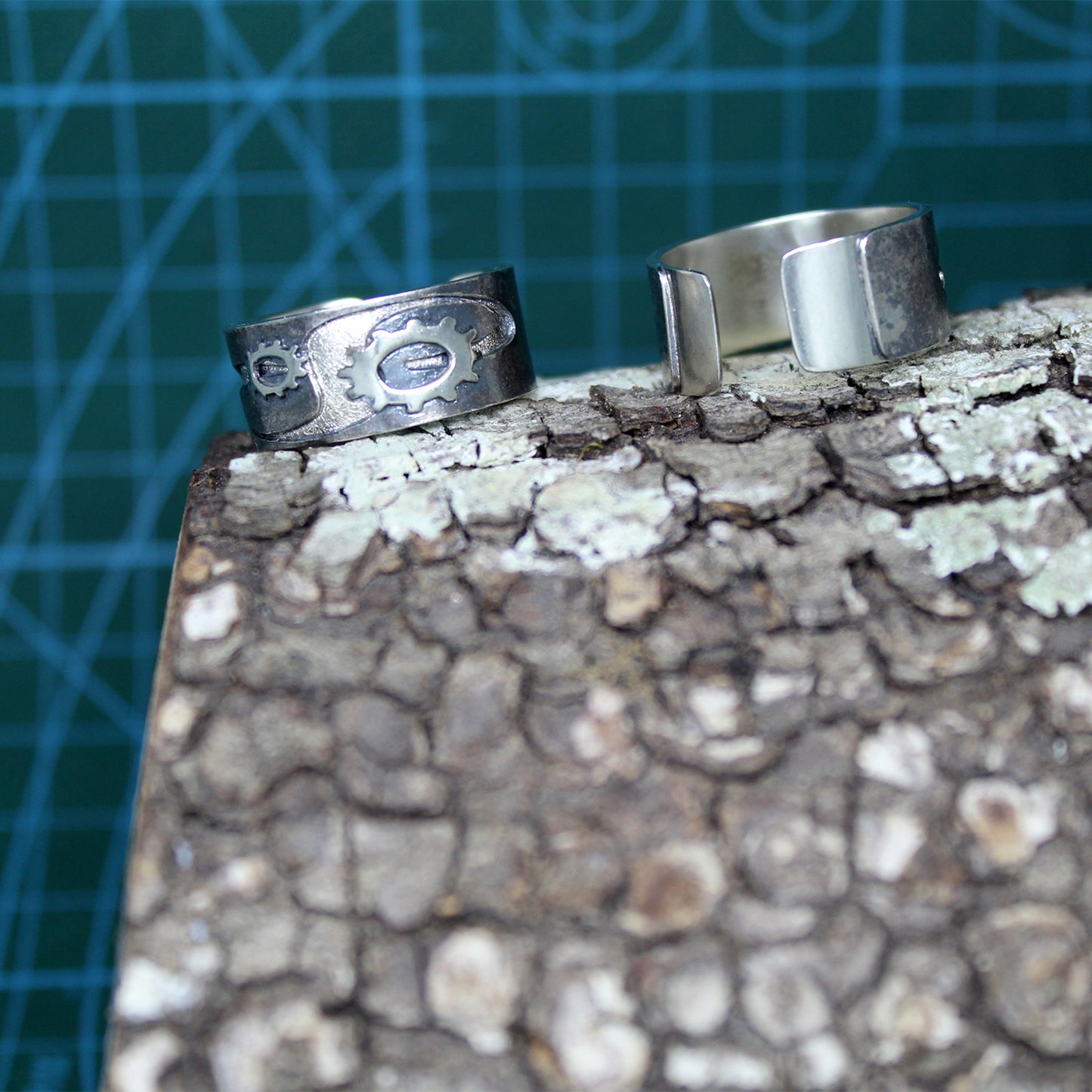 Anillo N Mundos en plata 925