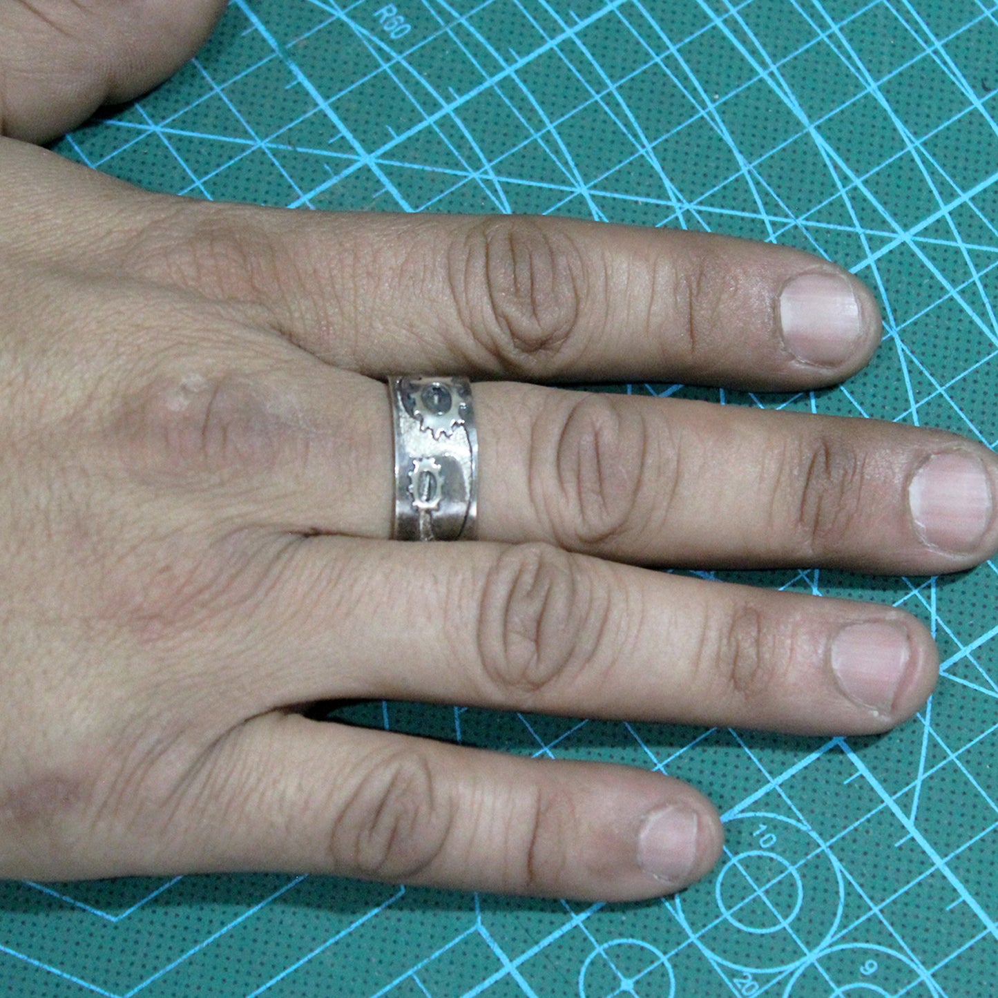 Anillo N Mundos en plata 925