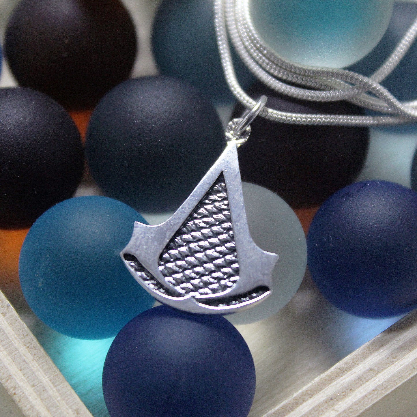 Colgante inspiración saga Assassin's Creed en plata 925