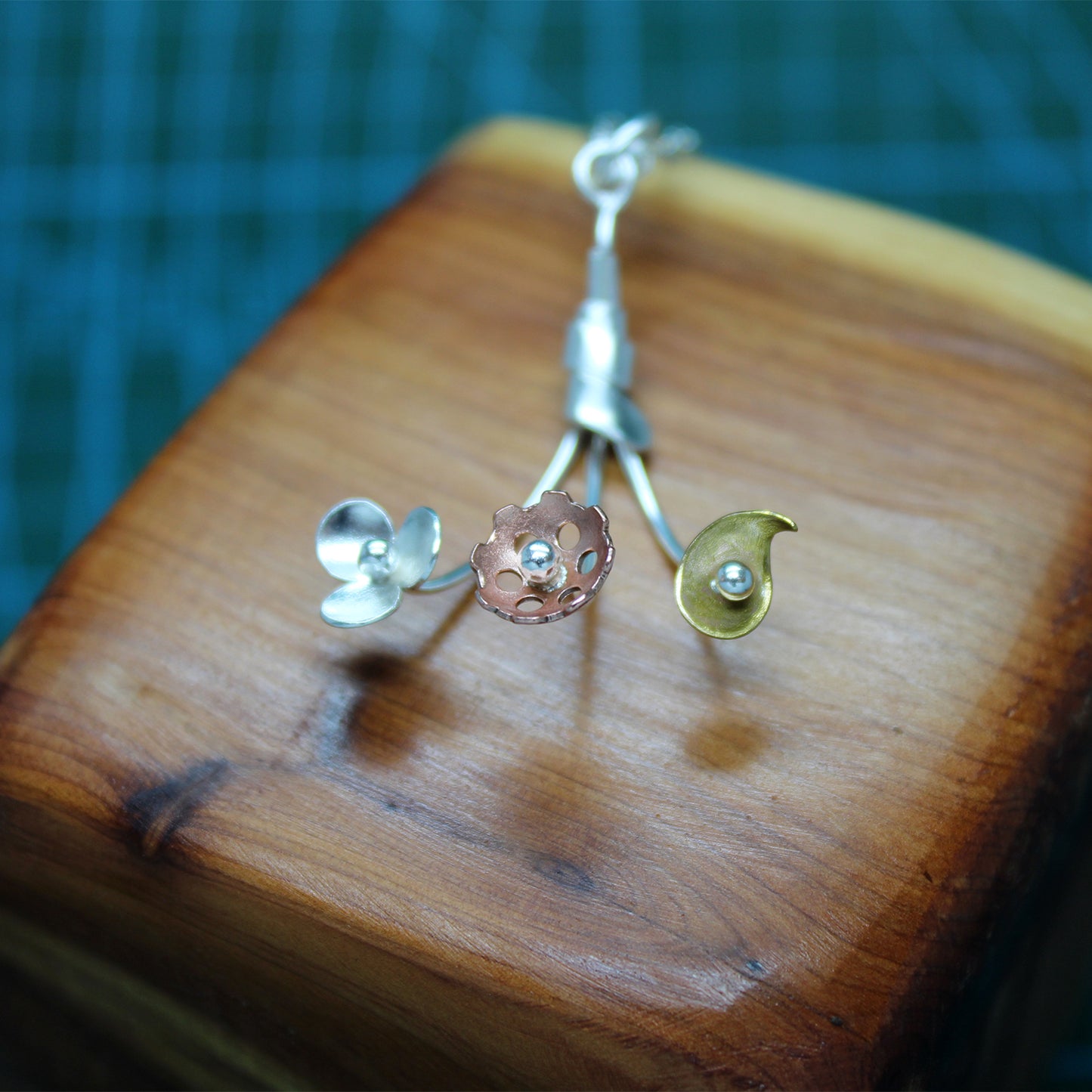 El Colgante de Susanne en plata 925, latón y cobre