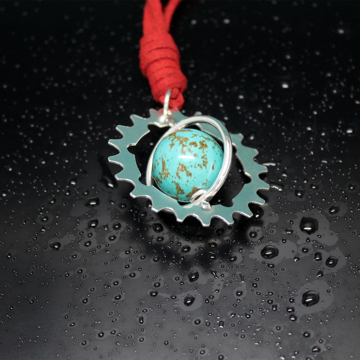 El colgante de Bonnie en Plata 925, cuero y turquesa