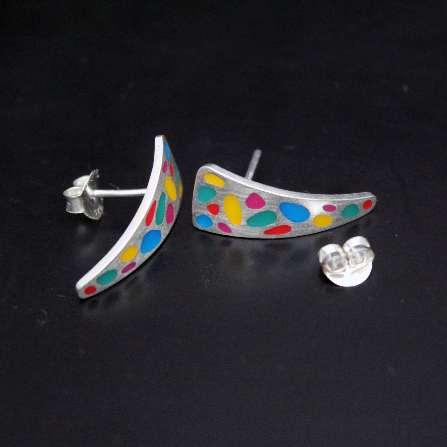 Triangles with colored earrings in 925 silver