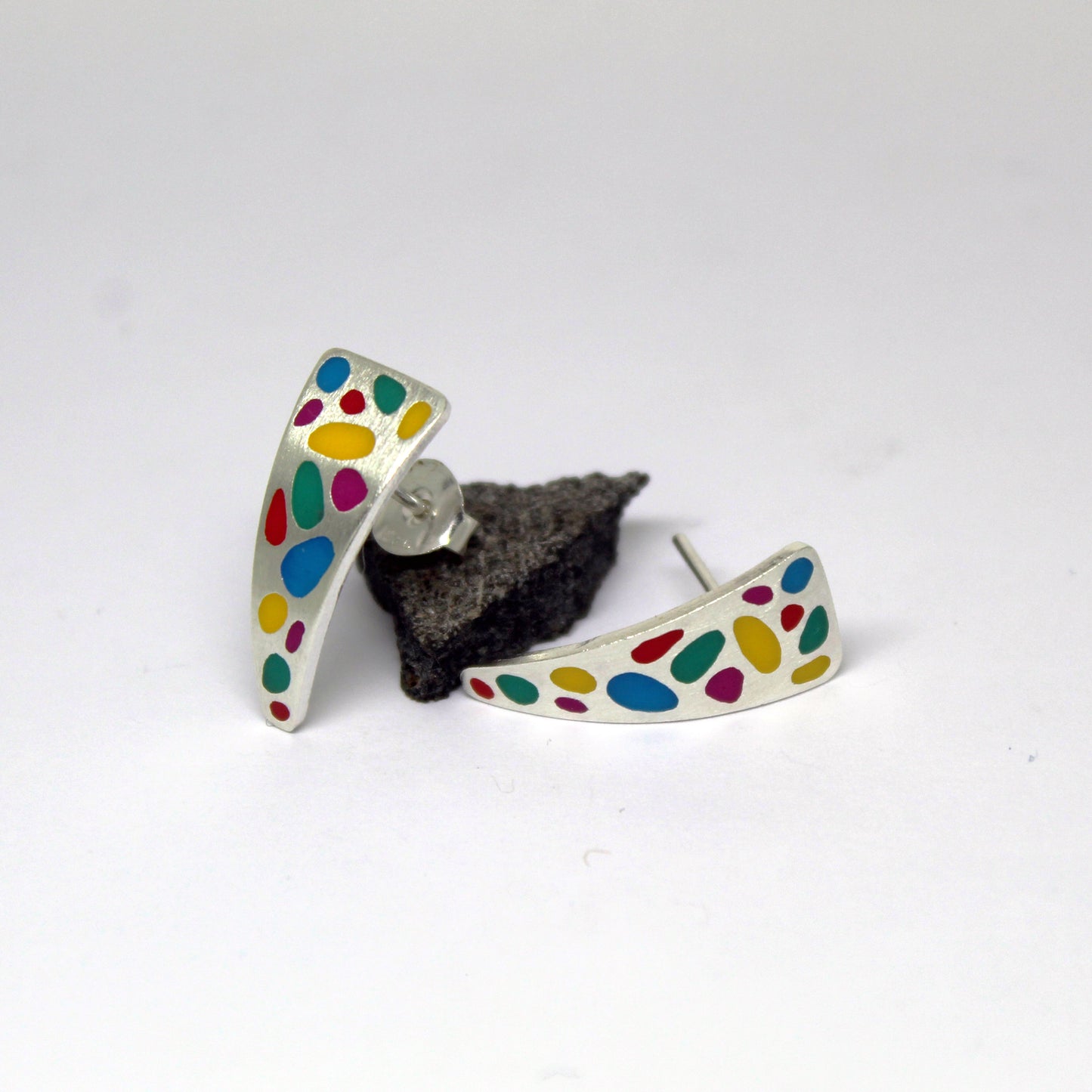 Triangles with colored earrings in 925 silver