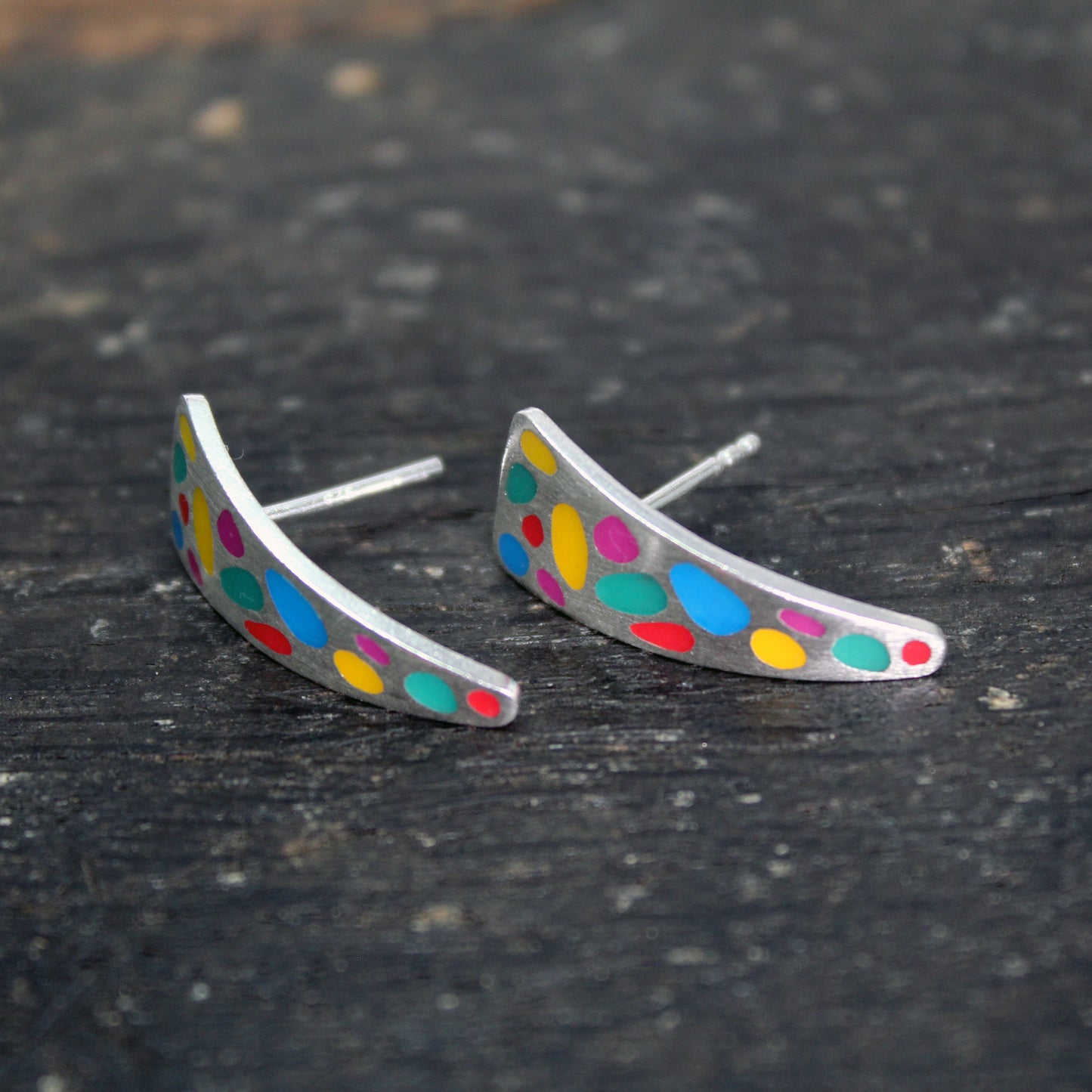 Triangles with colored earrings in 925 silver