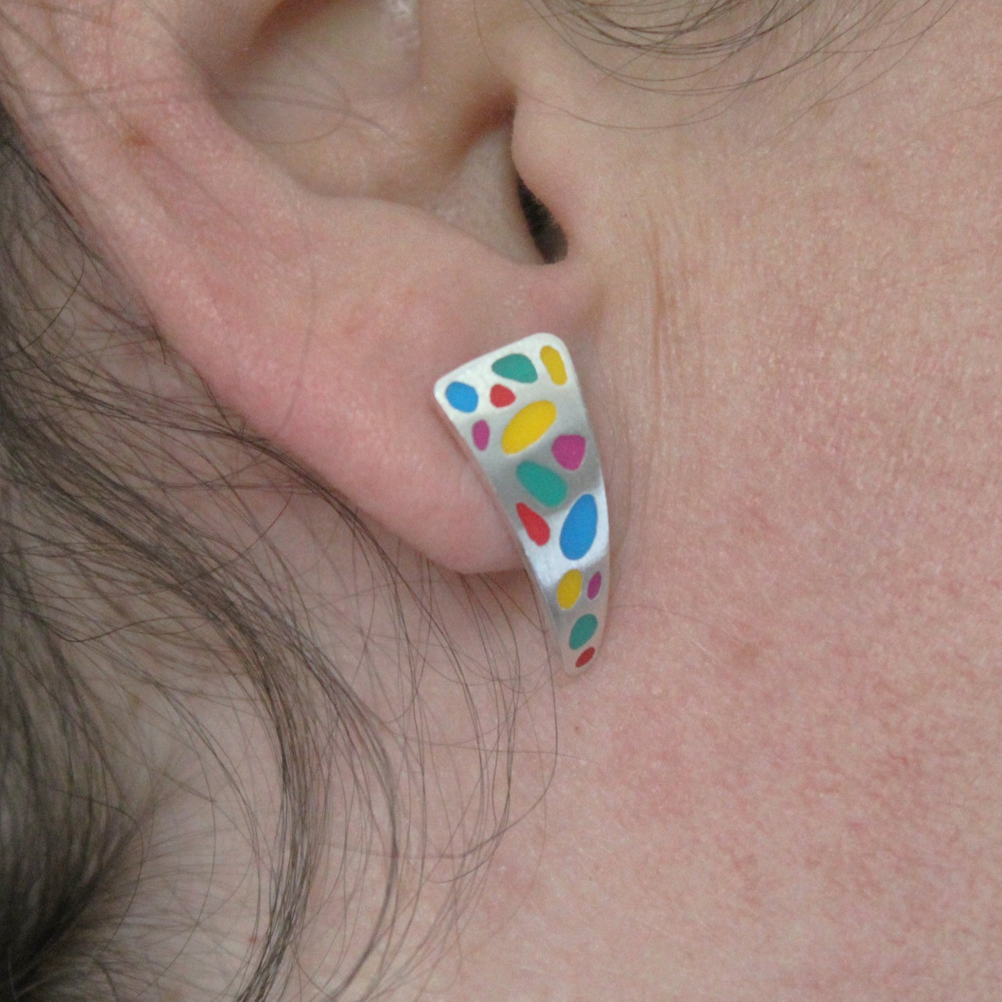 Triangles with colored earrings in 925 silver