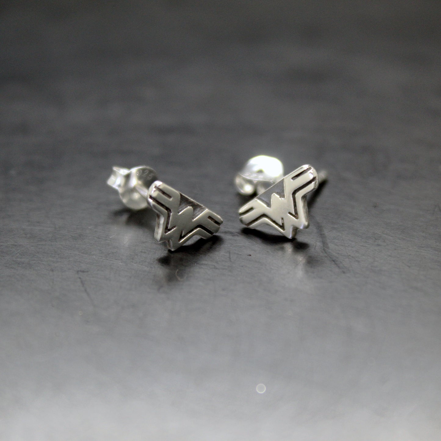 Wonder Woman mini earrings in 925 silver