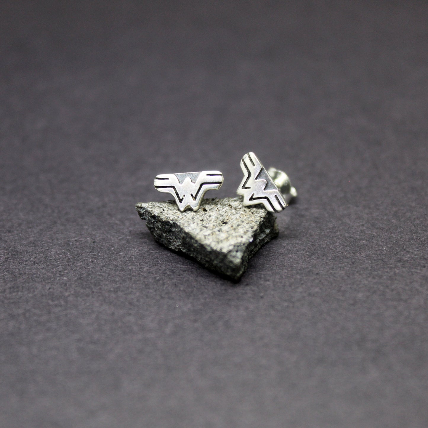 Wonder Woman mini earrings in 925 silver