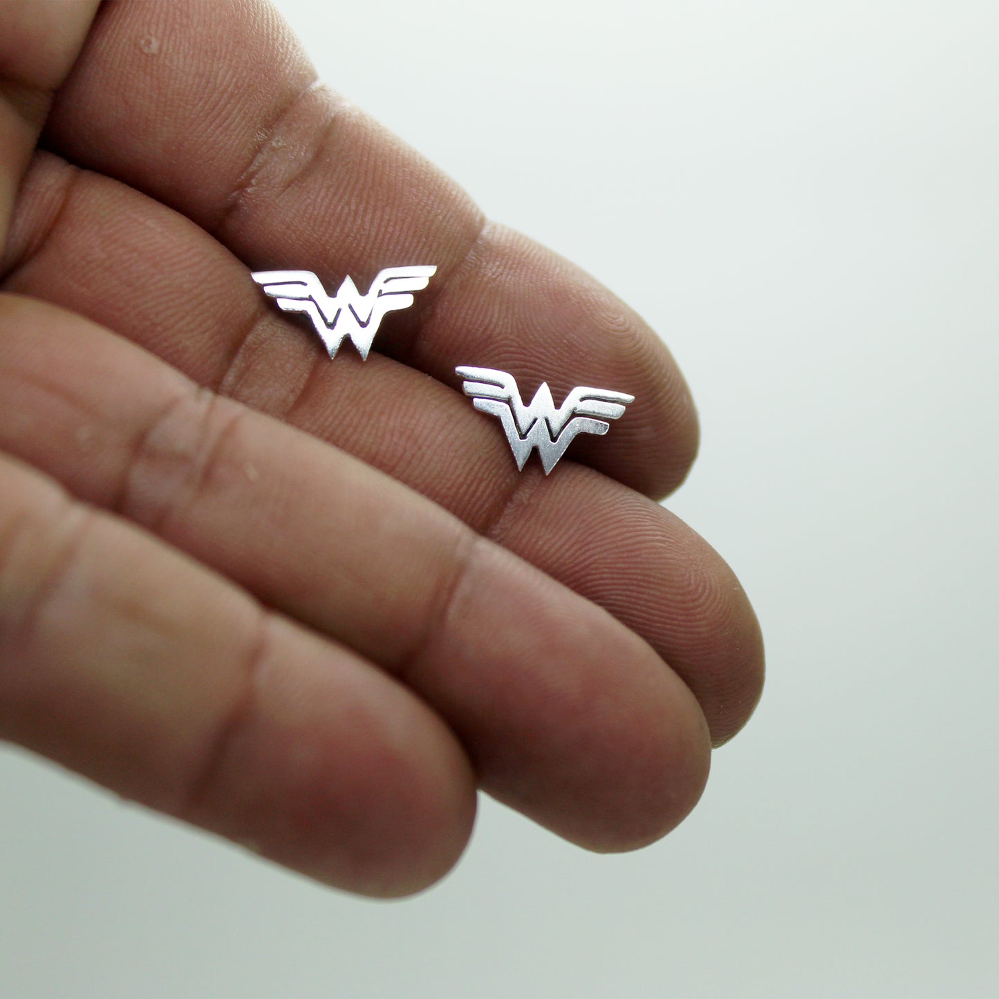 Wonder Woman earrings in 925 silver