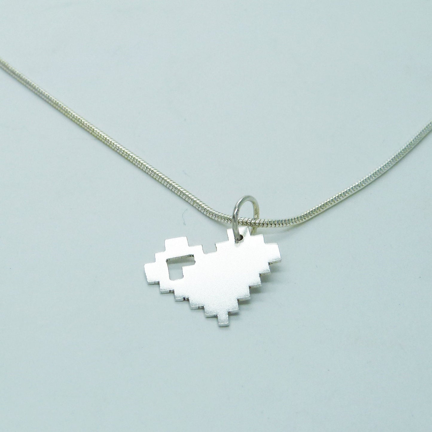 Gargantilla Corazón 8 bits de plata 925