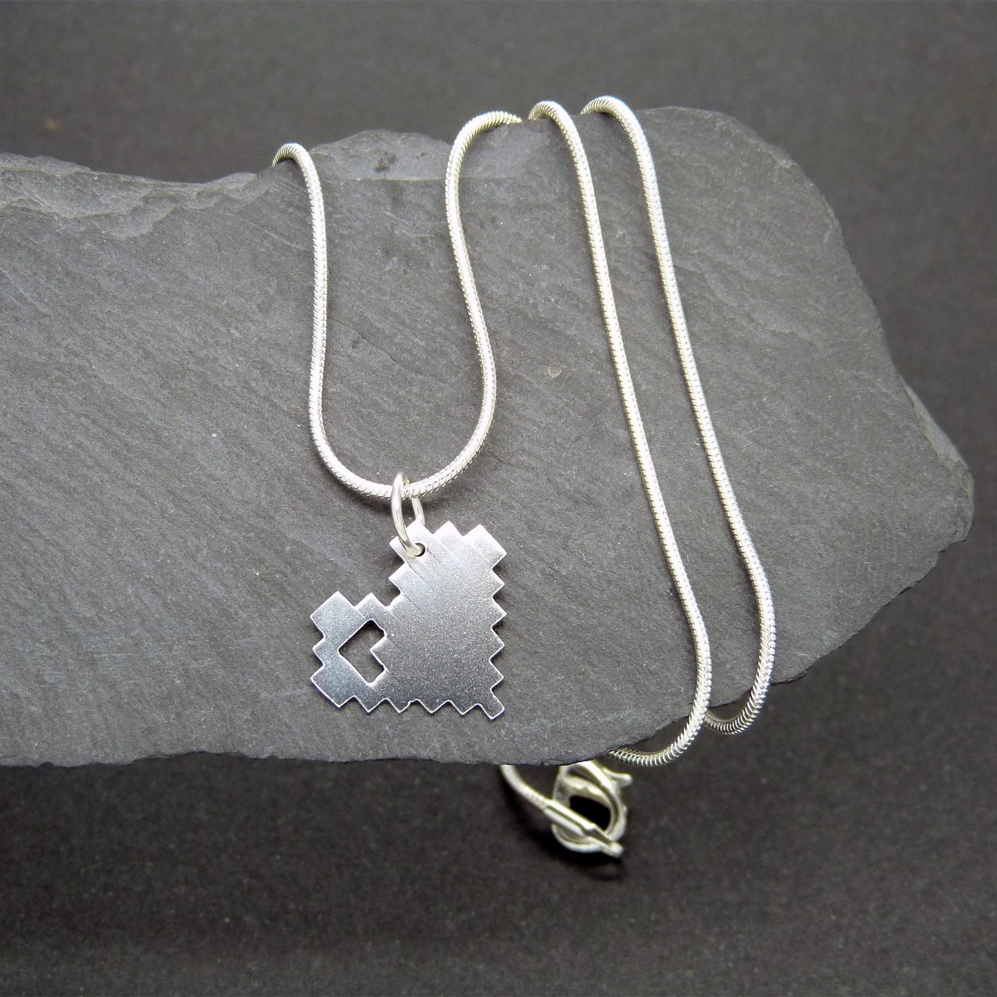 Gargantilla Corazón 8 bits de plata 925