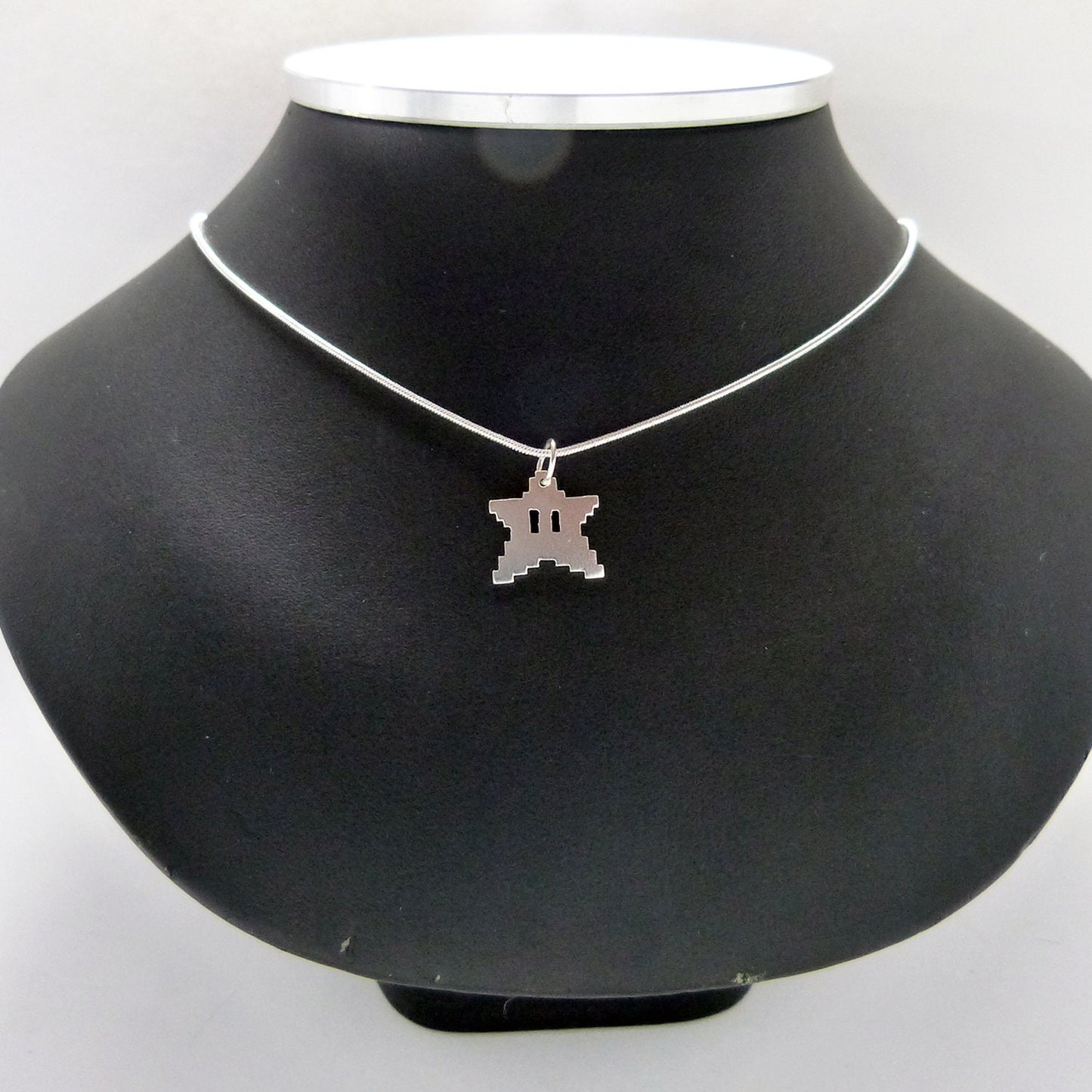 Gargantilla Estrella 8 bits de plata 925