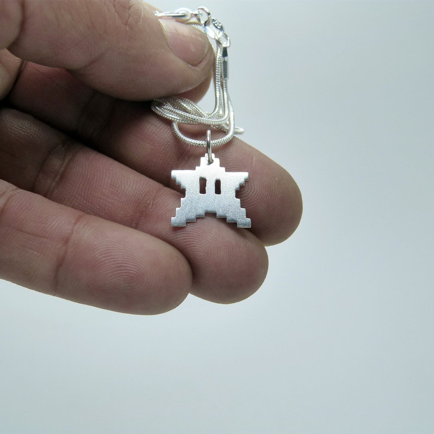 Gargantilla Estrella 8 bits de plata 925