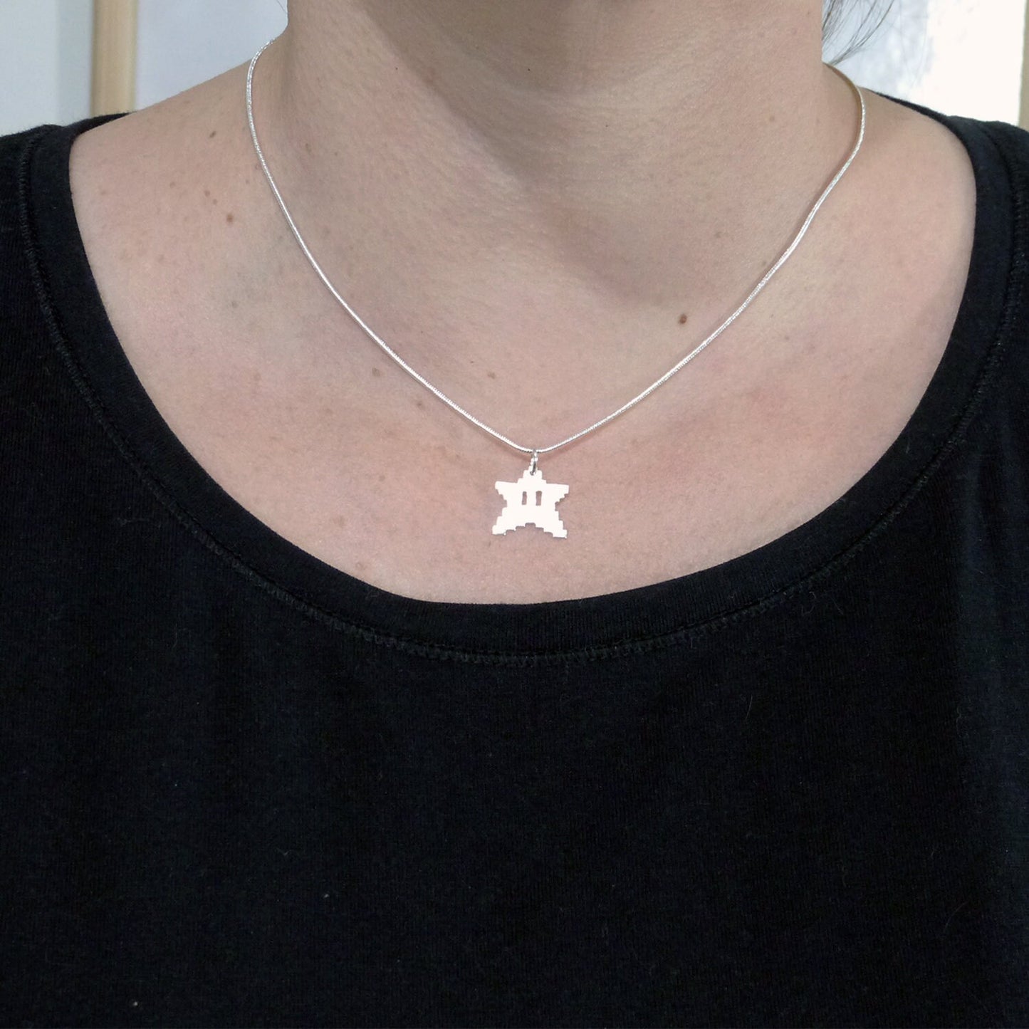 Gargantilla Estrella 8 bits de plata 925