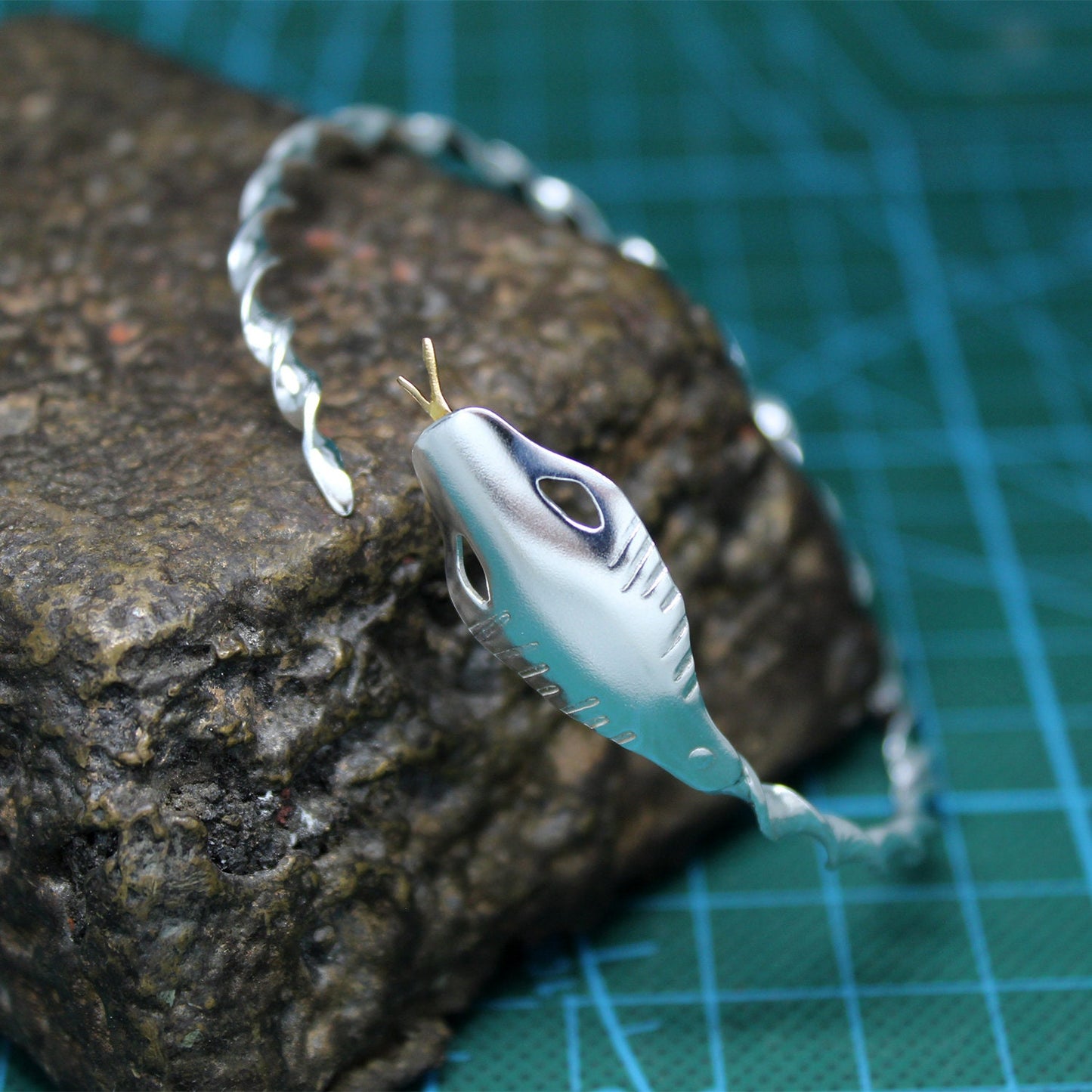 Brazalete Serpiente N Mundos en plata 925