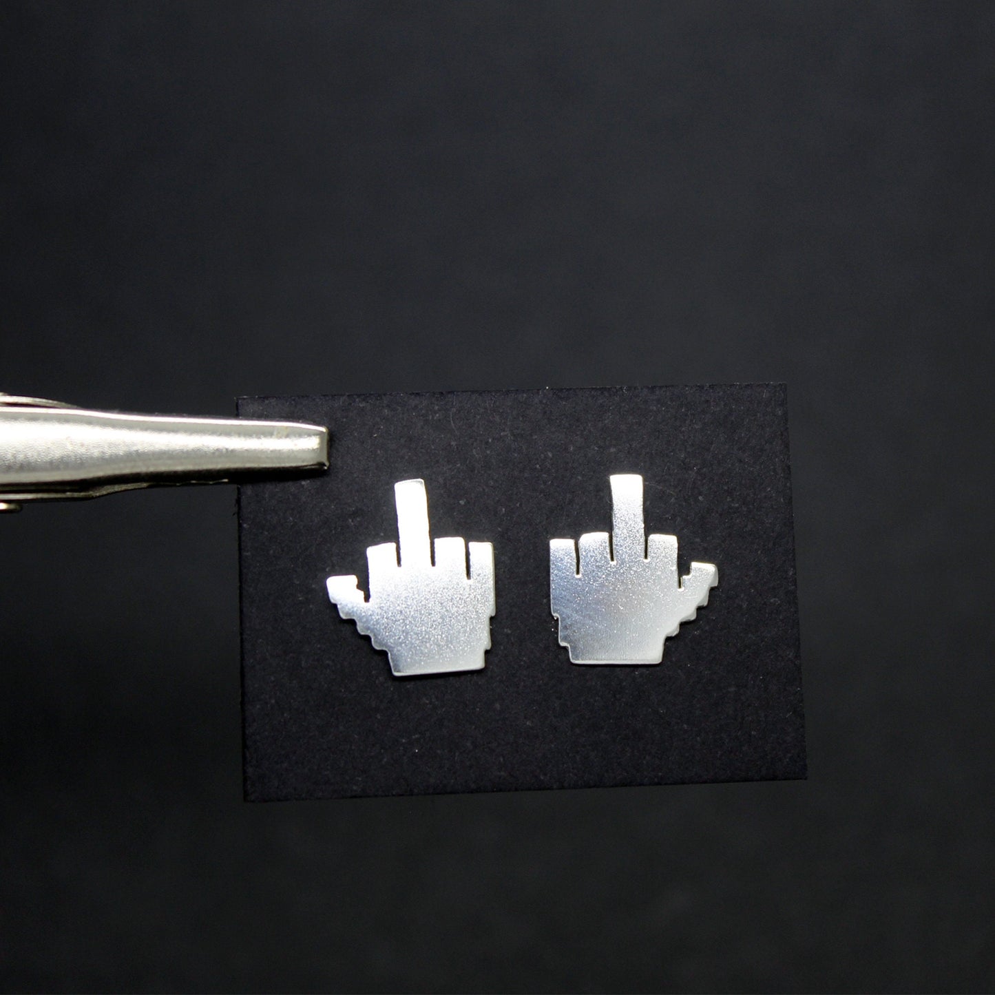 Dedo del medio peineta 8 bits Pendientes de plata 925