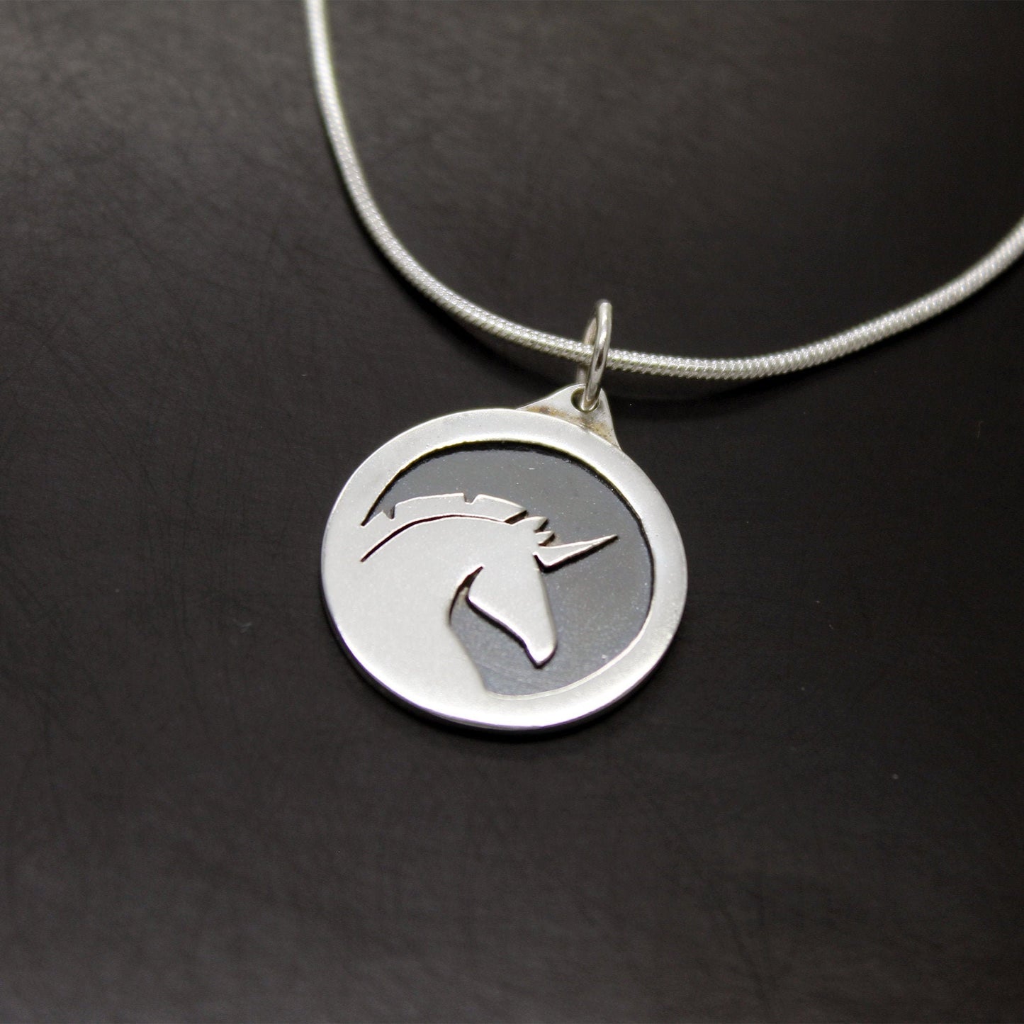 Colgante Unicornio Punk de plata 925