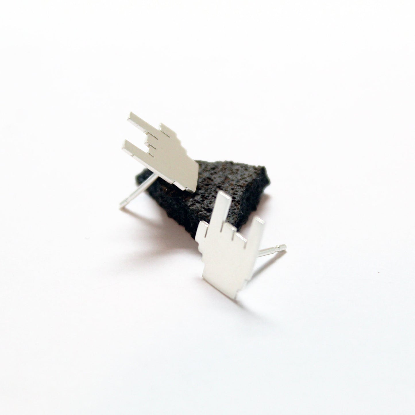 Mano cornuda, Rock hand en 8 bits Pendientes de plata 925
