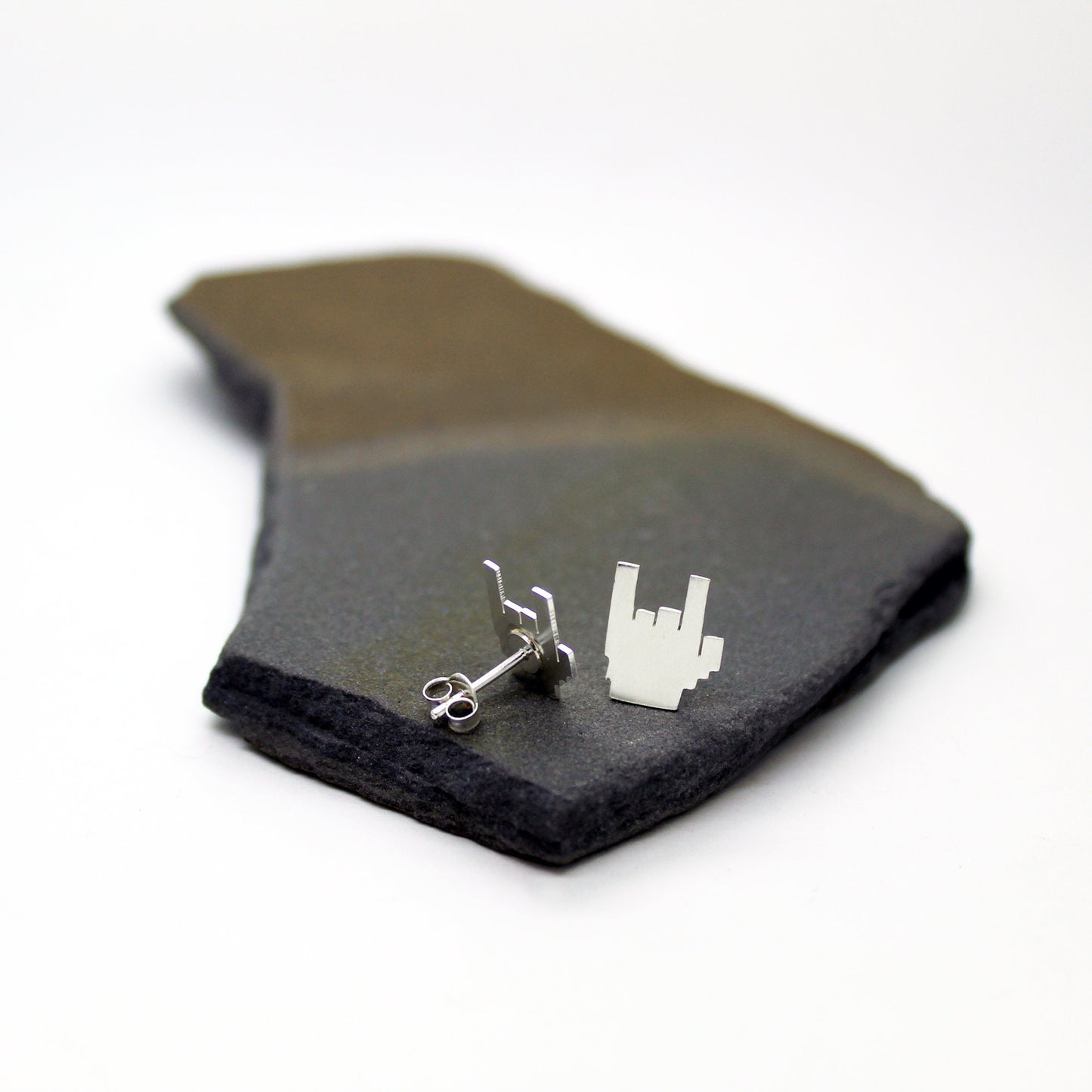 Mano cornuda, Rock hand en 8 bits Pendientes de plata 925