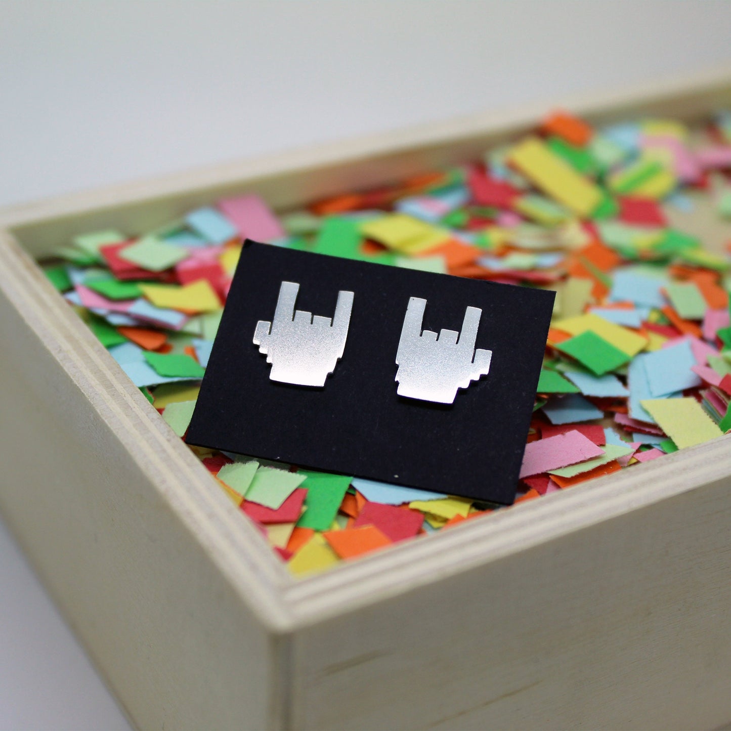 Mano cornuda, Rock hand en 8 bits Pendientes de plata 925