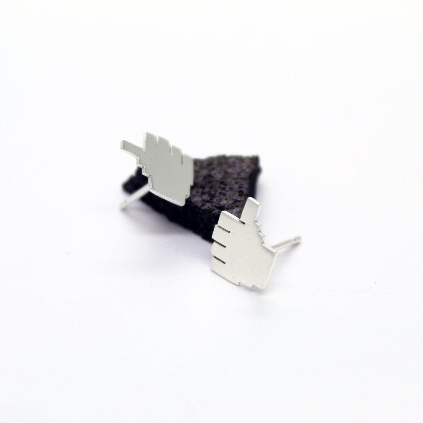 Mano like en 8 bits Pendientes de plata 925