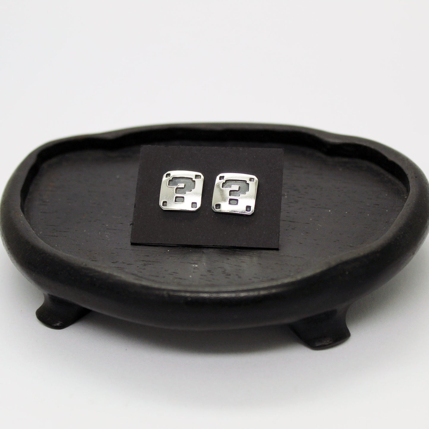 Símbolo de interrogación Super Mario en 8 bits pendientes en plata 925