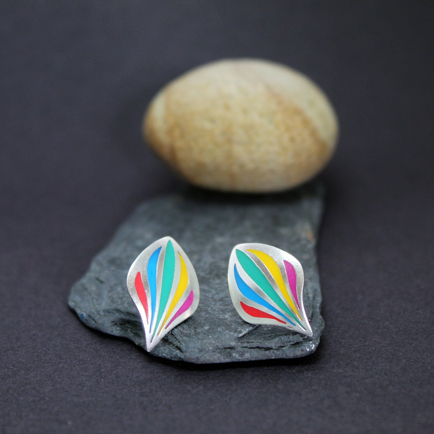 Llamas de colores pendientes en plata 925