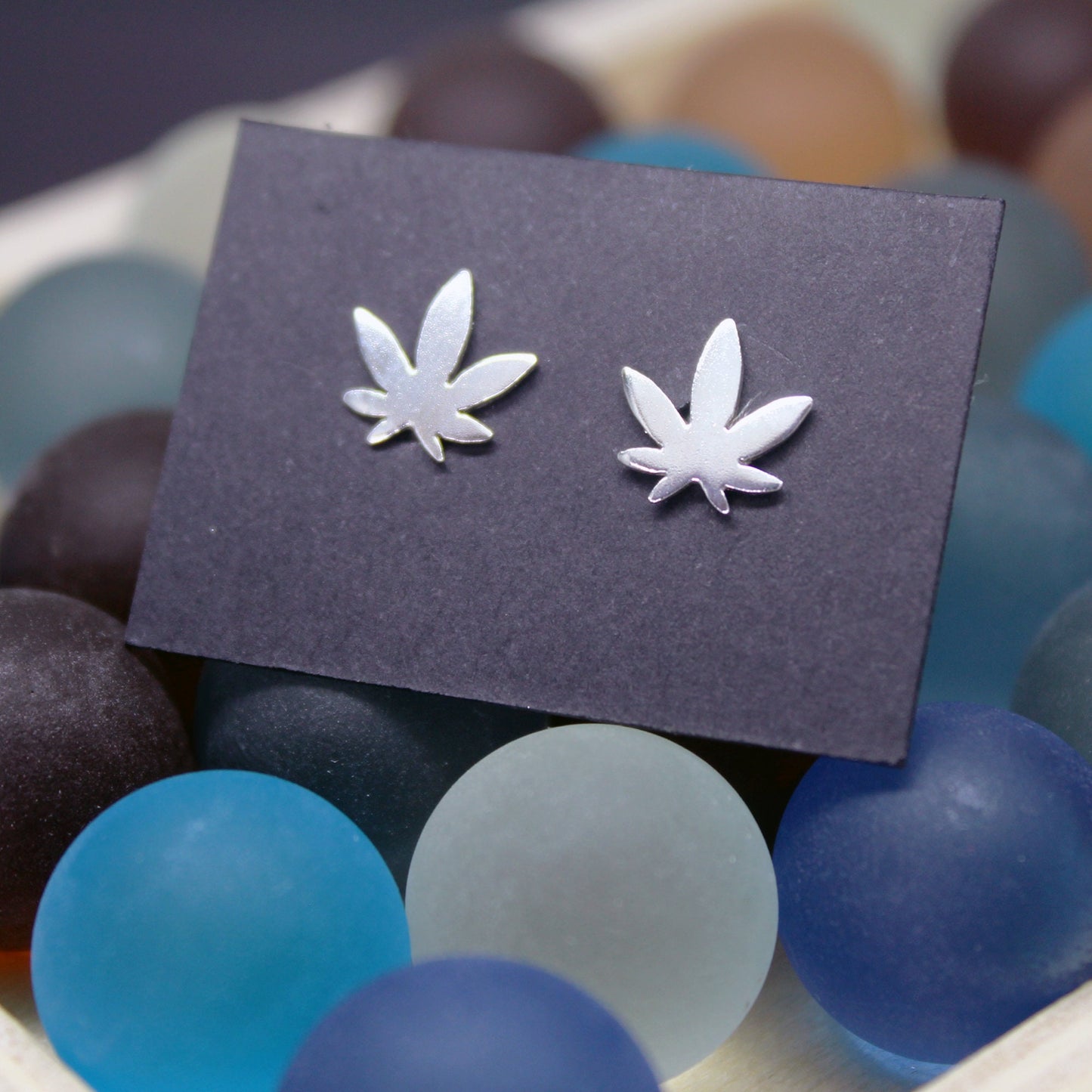 Marijuana leaf earrings in 925 silver