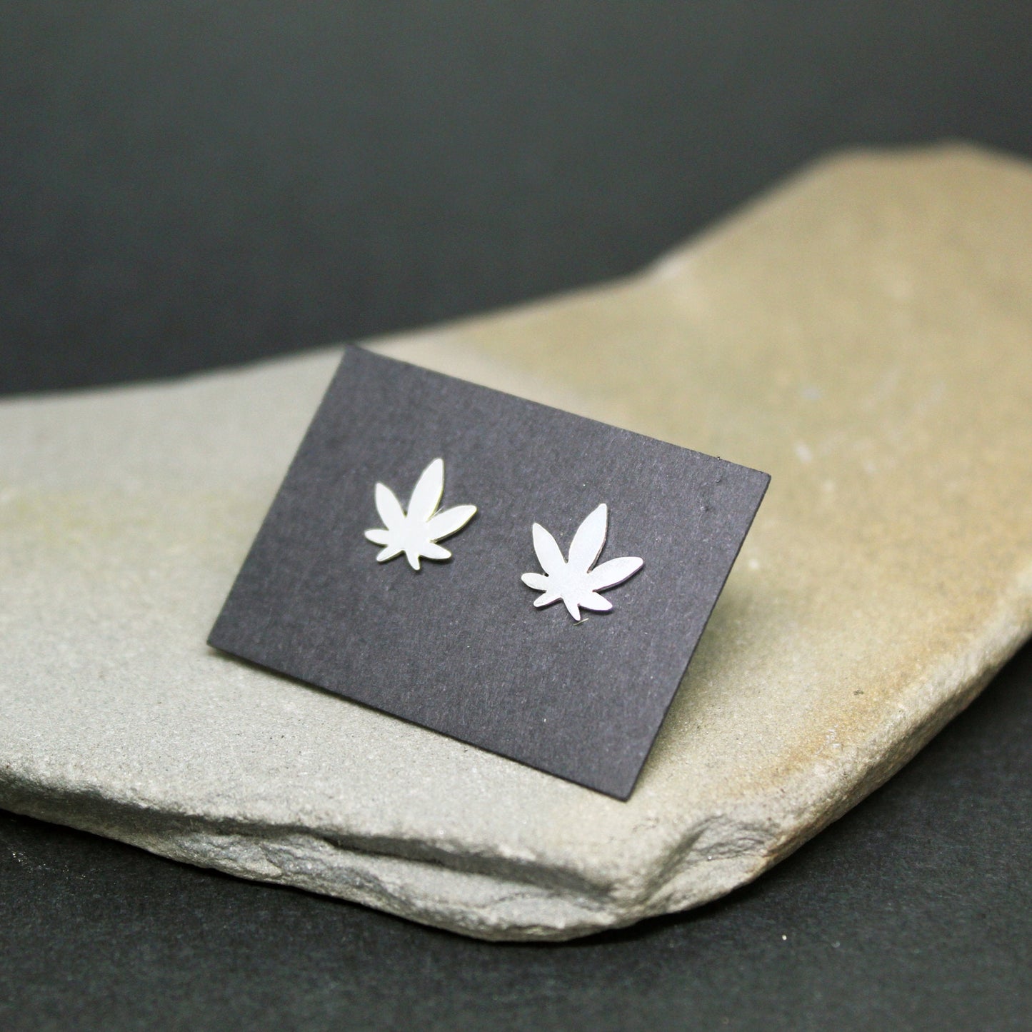 Marijuana leaf earrings in 925 silver