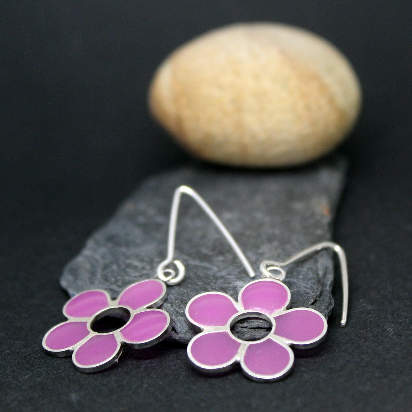 Flores lilas pendientes en plata 925