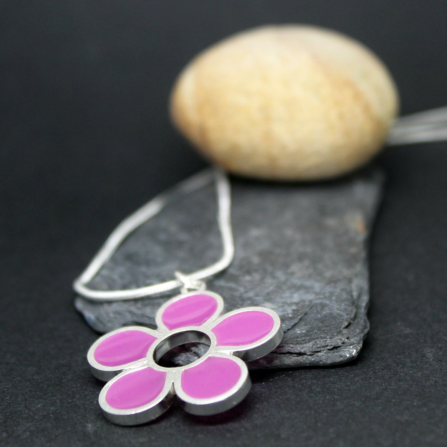 Flor lila colgante de plata 925