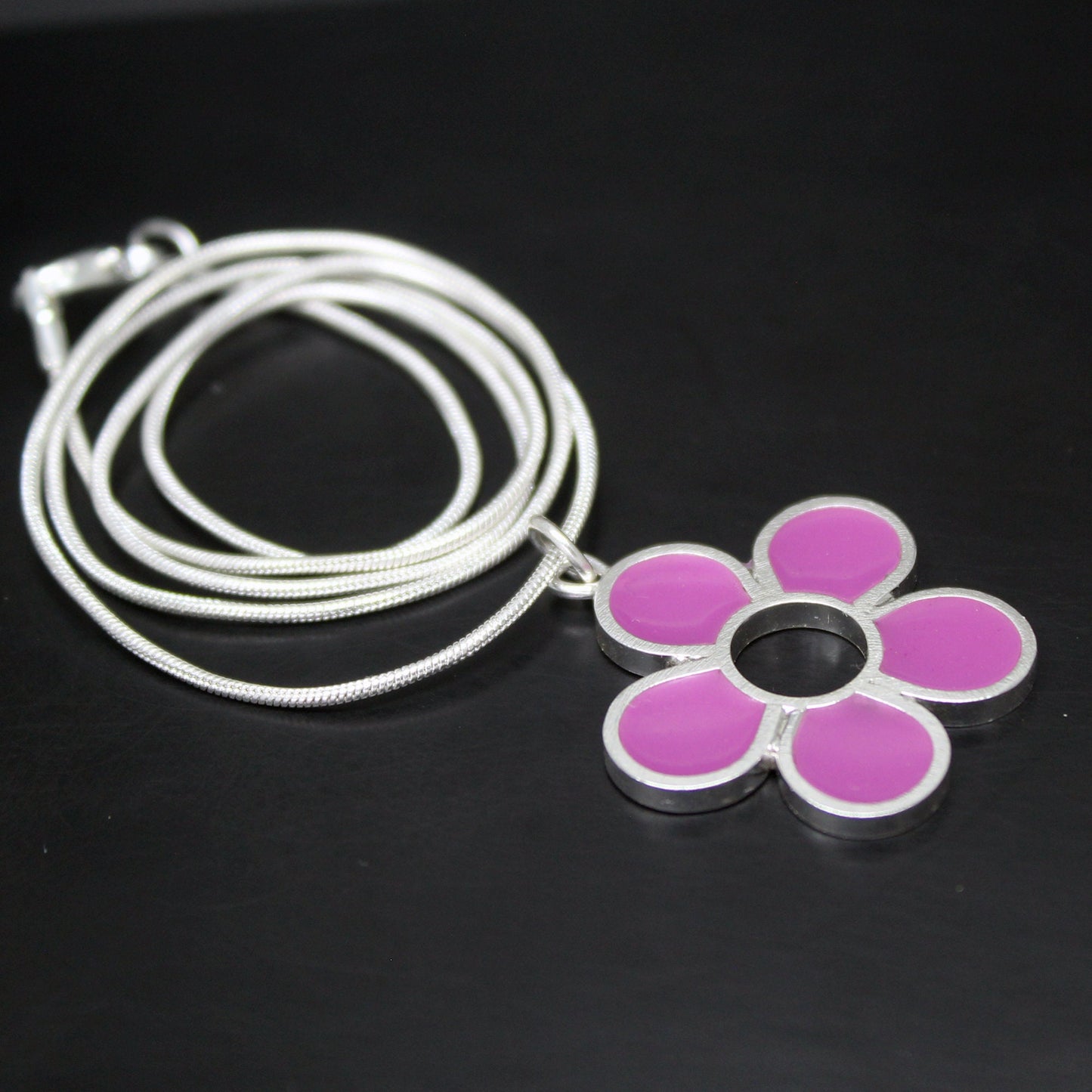 Flor lila colgante de plata 925