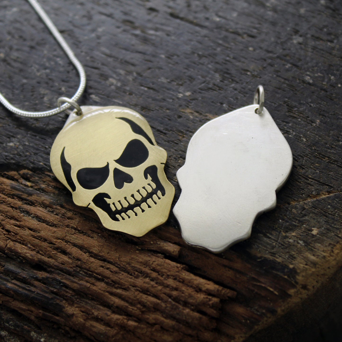 Colgante Calavera en latón y plata 925