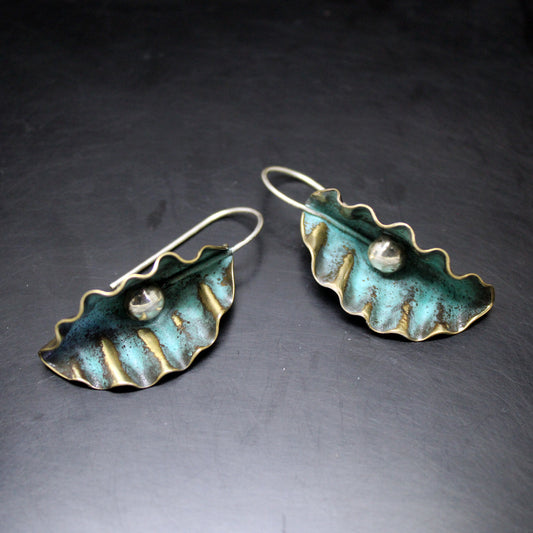 Pendientes Hoja Ondulada de latón y plata 925