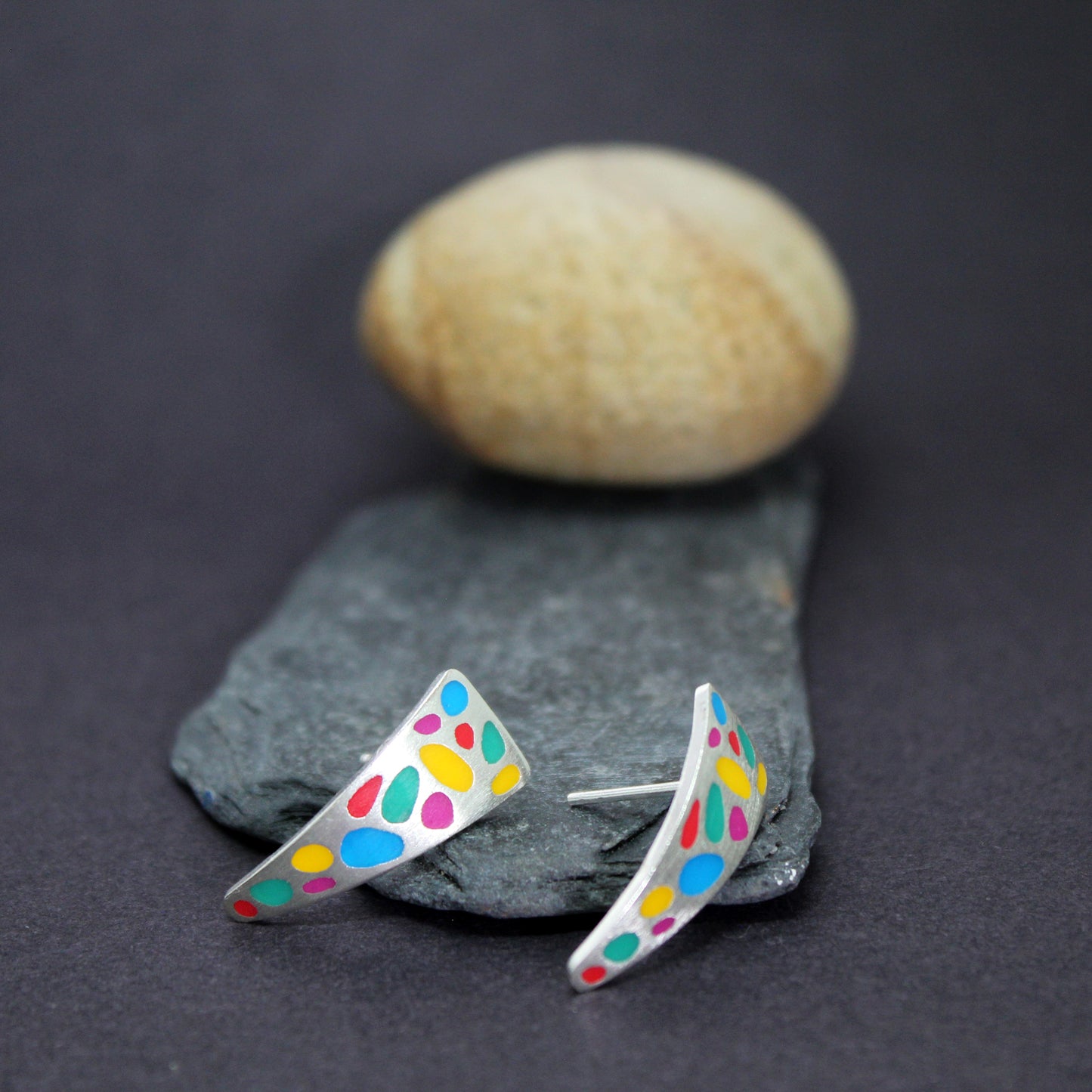 Triangles with colored earrings in 925 silver